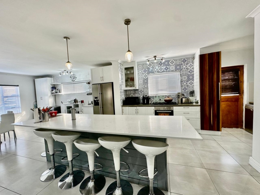 5 Bedroom Property for Sale in Rouxville Western Cape